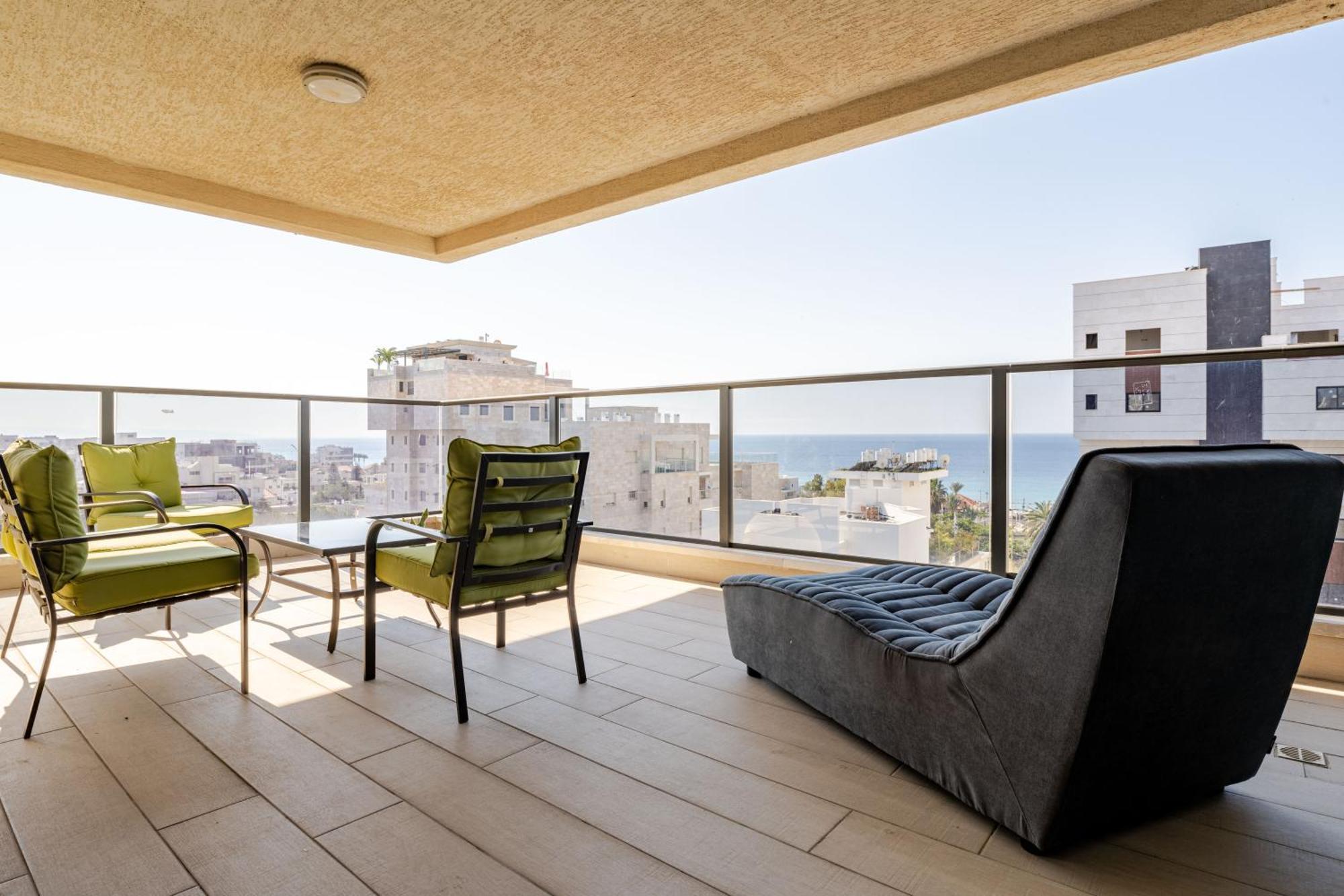 Balfour Sea View City Center Nahariya Esterno foto