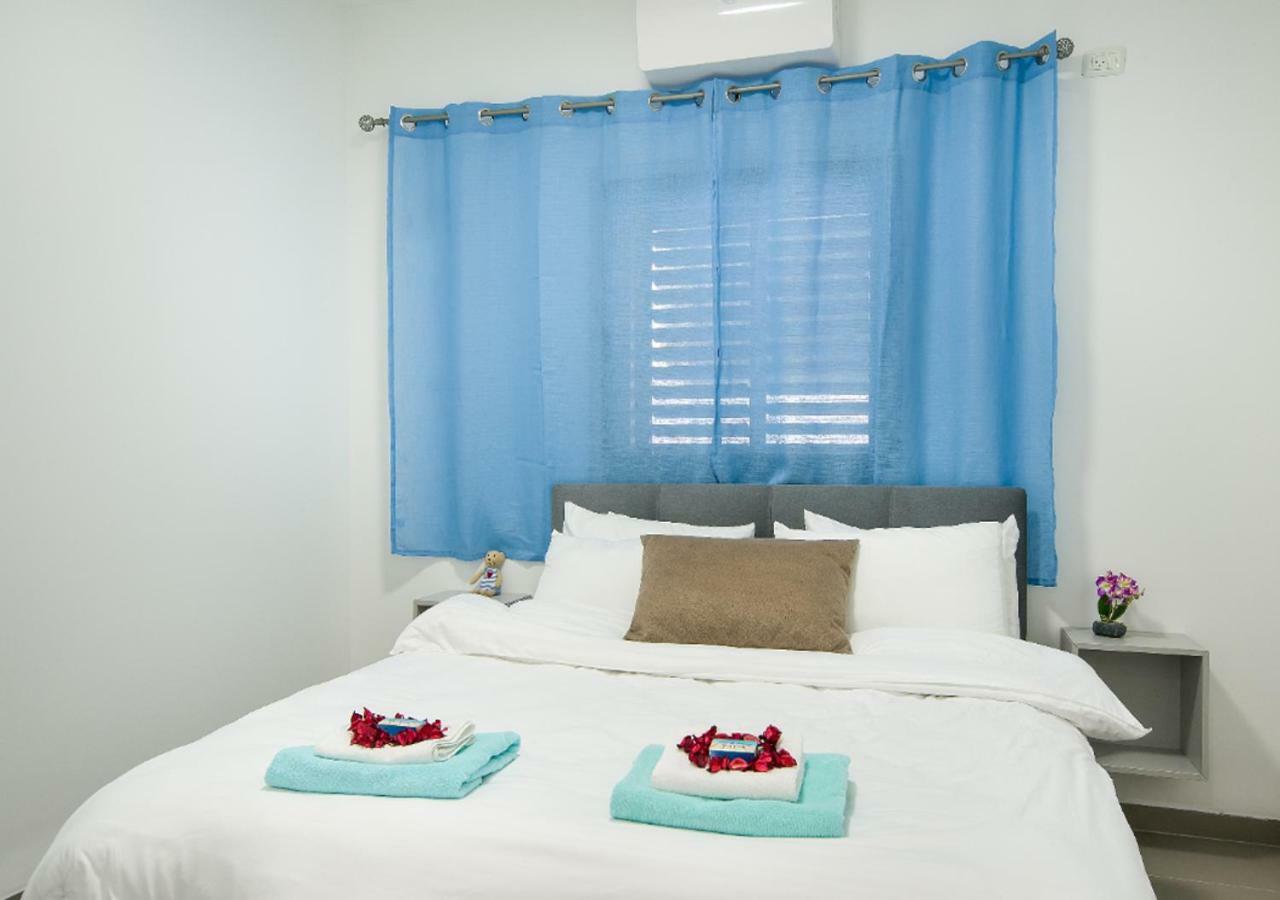 Balfour Sea View City Center Nahariya Esterno foto