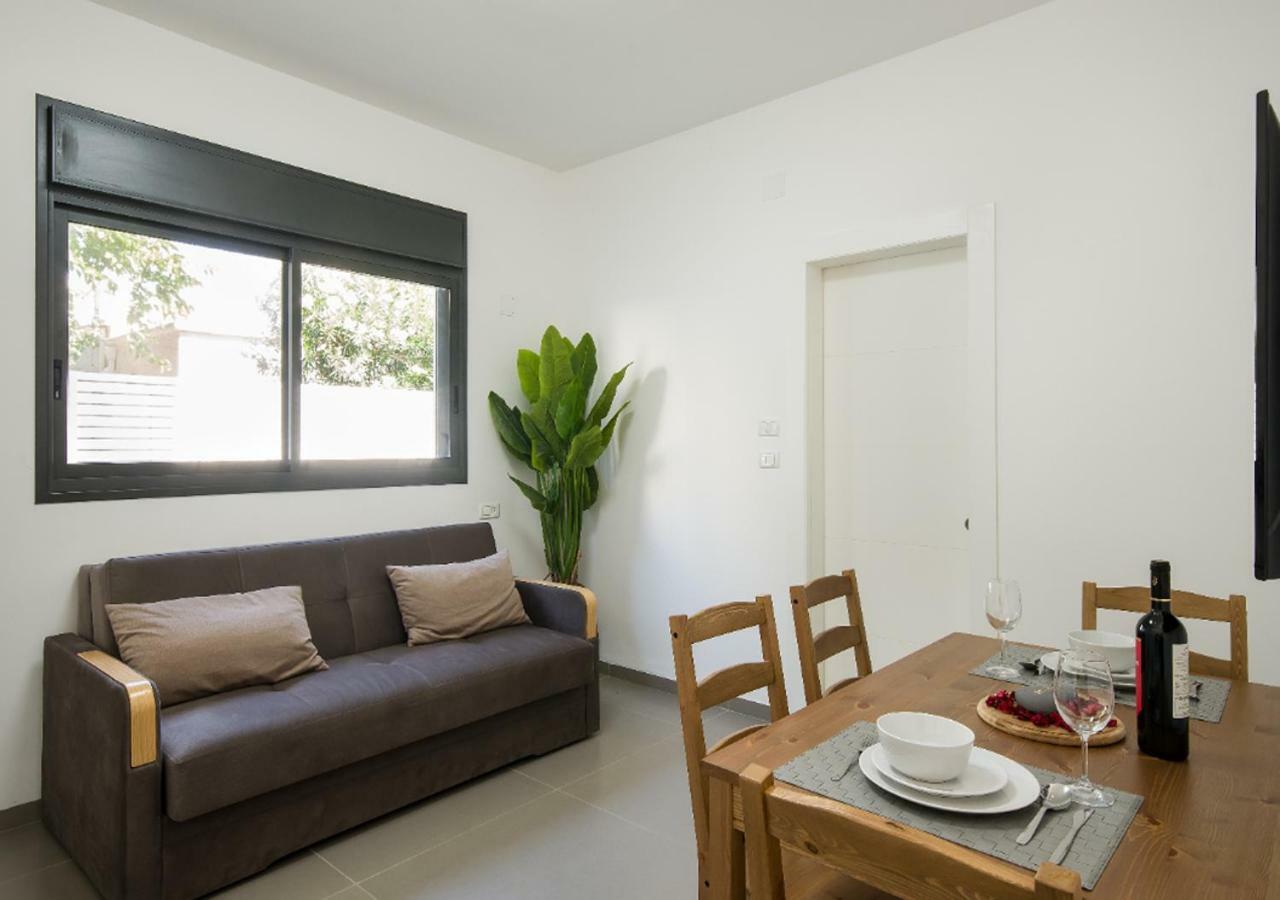 Balfour Sea View City Center Nahariya Esterno foto